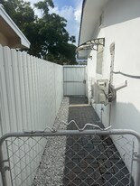 8220 NW 16th St in Pembroke Pines, FL - Building Photo