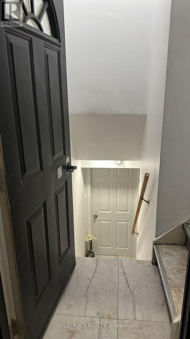 1678 Fisher Ave in Ottawa, ON - Building Photo - Building Photo