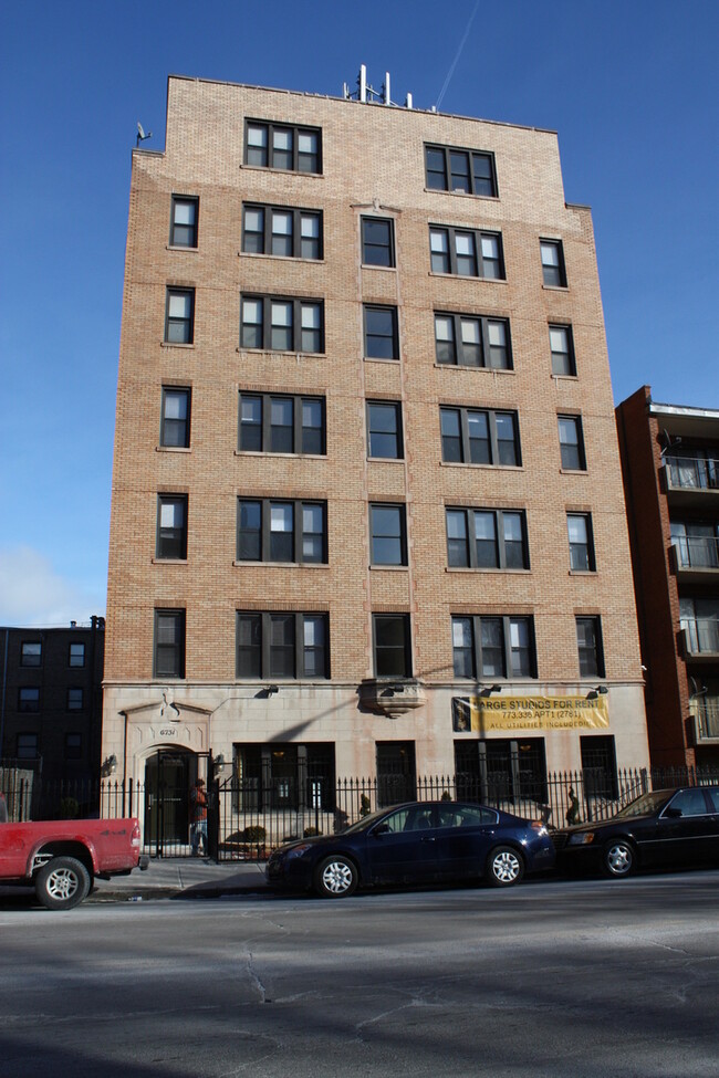 Jeffery Parkway Apartments in Chicago, IL - Building Photo - Interior Photo