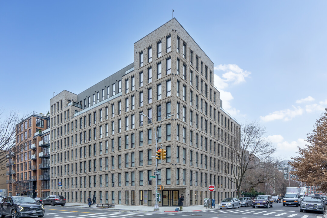 100 Lenox in Brooklyn, NY - Building Photo