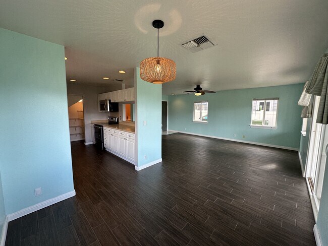87-2077-2077 Pakeke St in Waianae, HI - Building Photo - Building Photo