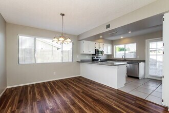 7102 W Palo Verde Ave in Peoria, AZ - Building Photo - Building Photo