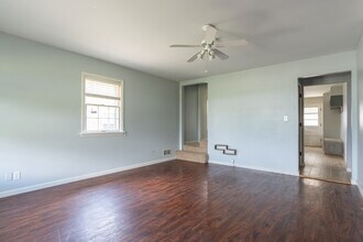 3010 Taylorsville Rd in Louisville, KY - Foto de edificio - Interior Photo