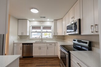 5643 S Harlem Ave in Chicago, IL - Building Photo - Building Photo
