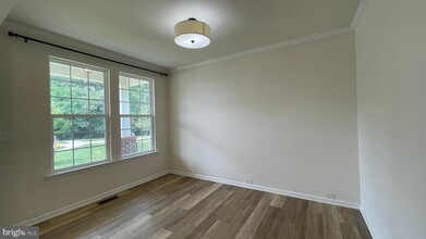 38 Sutter Dr in Fredericksburg, VA - Building Photo - Building Photo