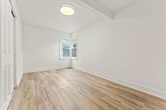 18241 Ridgewood Ave in Lansing, IL - Building Photo - Building Photo