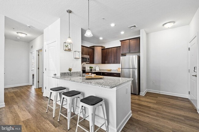 111 Sienna Dr, Unit 205 in Westminster, MD - Foto de edificio - Building Photo