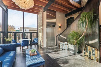 107 W Main St in St. Charles, IL - Building Photo - Building Photo