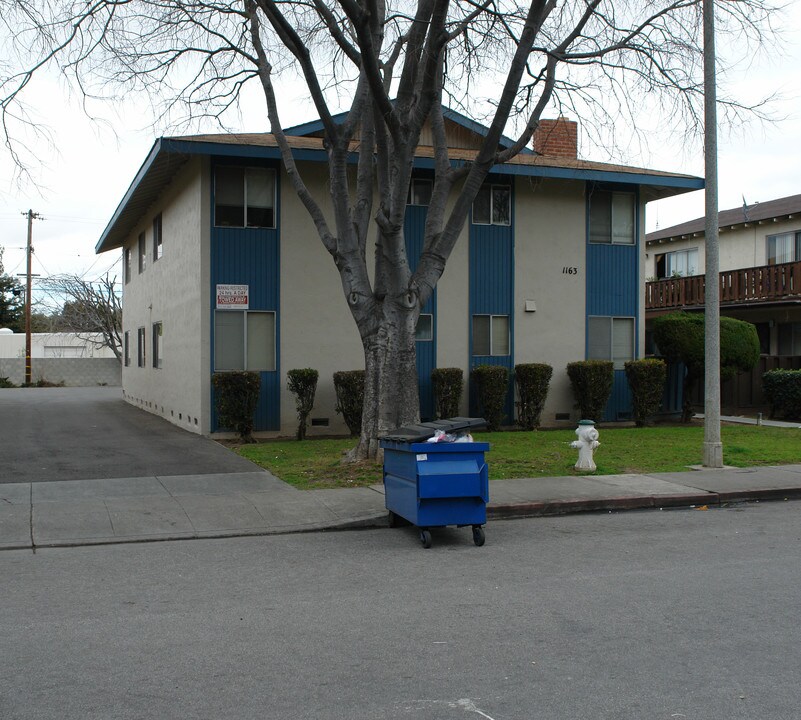 1163 Ayala Dr in Sunnyvale, CA - Foto de edificio