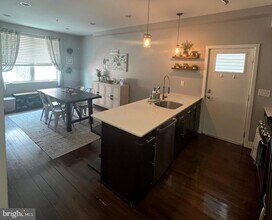 908 N 16th St in Philadelphia, PA - Building Photo - Building Photo