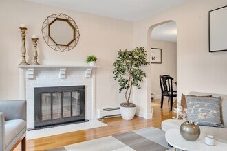 24 Ledgelawn Ave in Lexington, MA - Building Photo - Building Photo