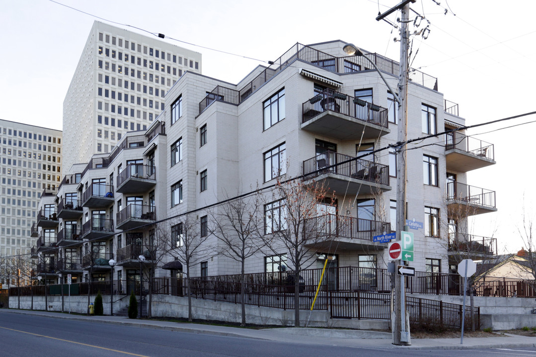 Les Terrasses Amélie in Ottawa, ON - Building Photo