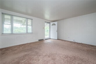 925 Ulrich St in Pittsburgh, PA - Building Photo - Building Photo