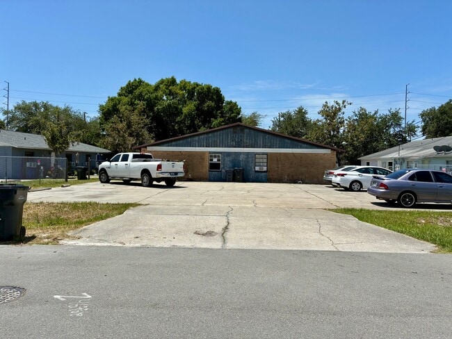 3076 St Paul Dr