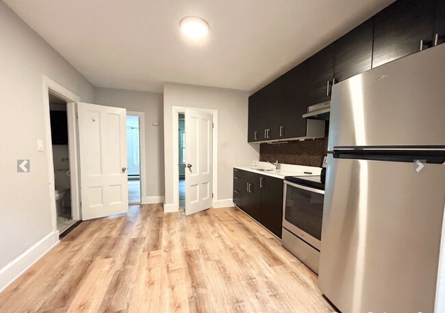 7 Warwick St, Unit 1 in Boston, MA - Foto de edificio - Building Photo