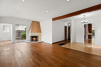 1018 Wellesley Ave in Los Angeles, CA - Building Photo - Building Photo