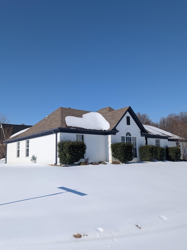 9410 Garden Woods Dr in Memphis, TN - Building Photo - Building Photo