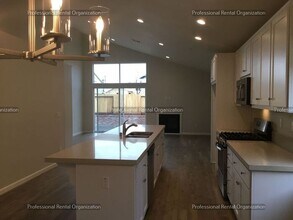 1673 Hopper Ave in Santa Rosa, CA - Building Photo - Building Photo