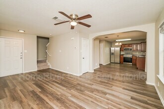 130 Hallie Pass in San Antonio, TX - Foto de edificio - Building Photo