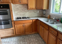 868 Red Oaks Dr in Long Branch, NJ - Building Photo - Building Photo