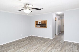 1305 Foxborough Dr in Pensacola, FL - Building Photo - Building Photo