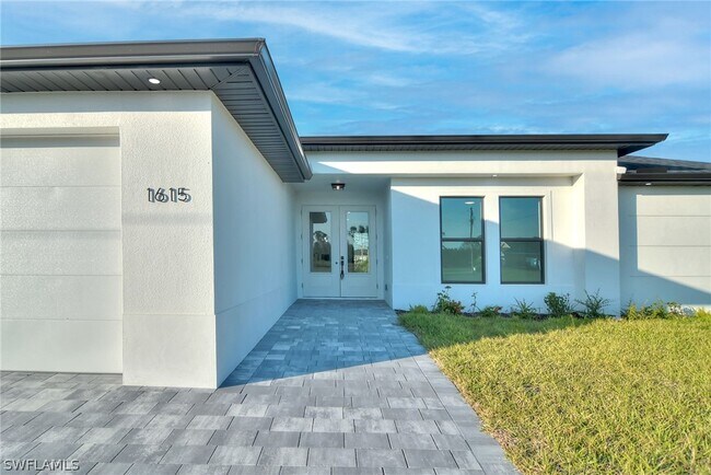 1908 NW 24th Ave in Cape Coral, FL - Foto de edificio - Building Photo