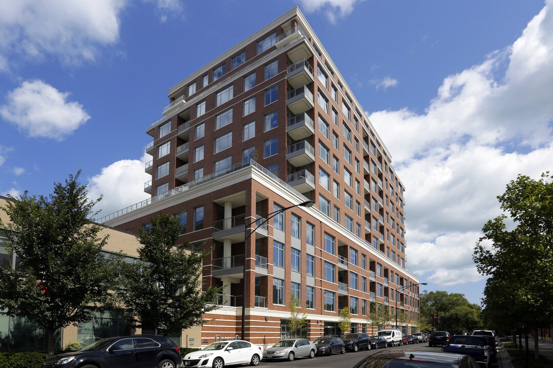 Webster Square Condominiums in Chicago, IL - Building Photo