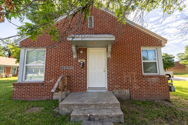 property at 642 S Hydraulic St