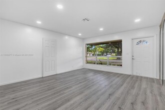 480 N 57th Ave in Hollywood, FL - Building Photo - Building Photo