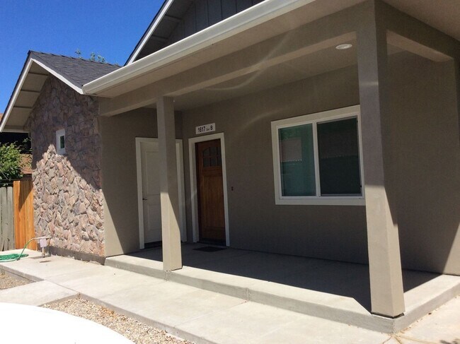 1617 Palm Ave-Unit -1617 (Back House) in Chico, CA - Building Photo - Building Photo