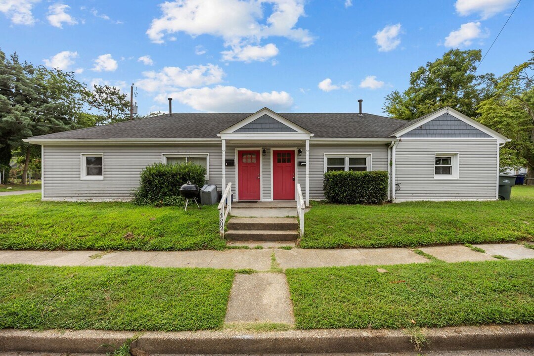 4502 Bankhead Ave in Norfolk, VA - Building Photo
