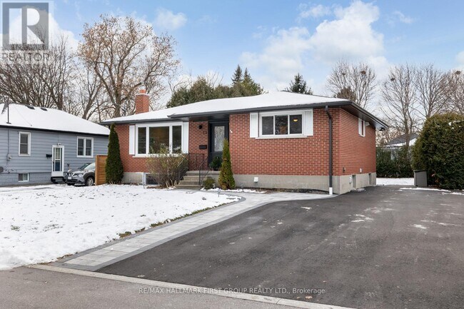 12 Lambs Ln in Bowmanville, ON - Building Photo - Building Photo