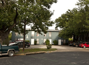 3812 Southway Dr in Austin, TX - Building Photo - Building Photo