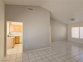 2730 Darby Falls Dr in Las Vegas, NV - Building Photo - Building Photo