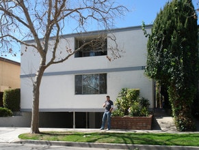 329 S Rexford Dr in Beverly Hills, CA - Building Photo - Building Photo