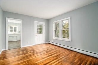 9 Nicholas Square-Unit -A in New Milford, CT - Building Photo - Building Photo