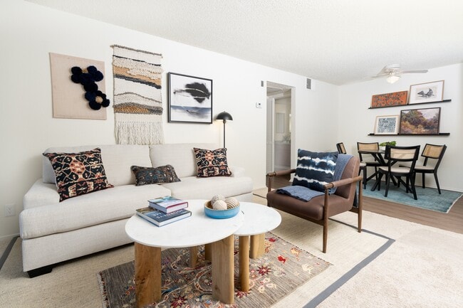 Citrus Place in Azusa, CA - Foto de edificio - Building Photo