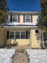 104 Laurel Ct in Quakertown, PA - Building Photo