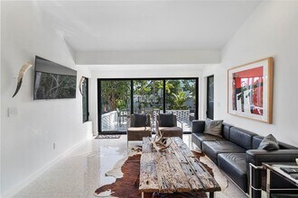 450 N Victoria Park Rd in Fort Lauderdale, FL - Foto de edificio - Building Photo