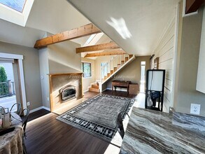 8155 Comox Loop in Blaine, WA - Building Photo - Building Photo