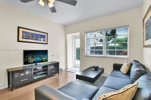 821 Meridian Ave in Miami Beach, FL - Building Photo
