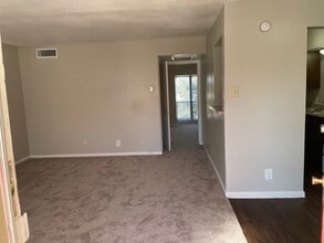 ZZZ - Lakeridge in Dallas, TX - Building Photo - Building Photo