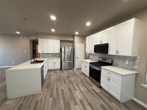 9634 Therrell Dr in Houston, TX - Building Photo - Building Photo