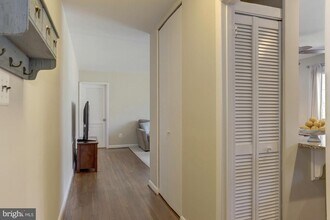 10501 Montrose Ave in Bethesda, MD - Building Photo - Building Photo