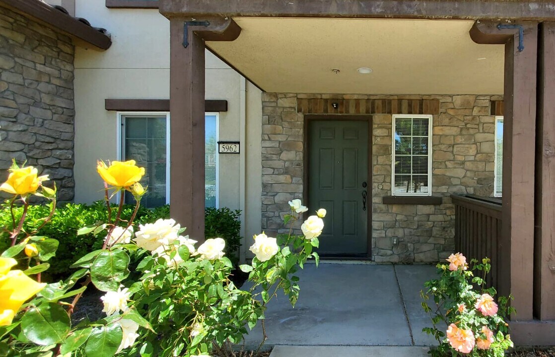 5962 Lugano Via in Fremont, CA - Building Photo