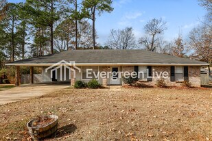 6153 Floral Dr in Jackson, MS - Building Photo