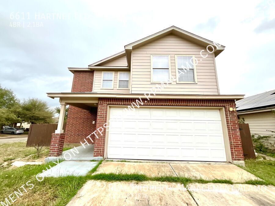 6611 Hartnet Fields in Converse, TX - Building Photo