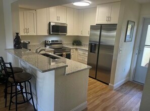 8264 Key Royal Cir in Naples, FL - Building Photo - Building Photo