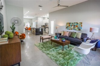 701 Zennia St in Austin, TX - Foto de edificio - Building Photo