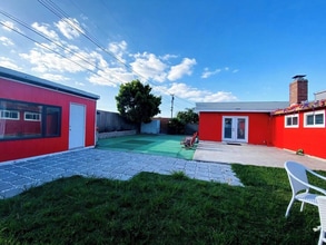 8871 Belmont St in Cypress, CA - Foto de edificio - Building Photo